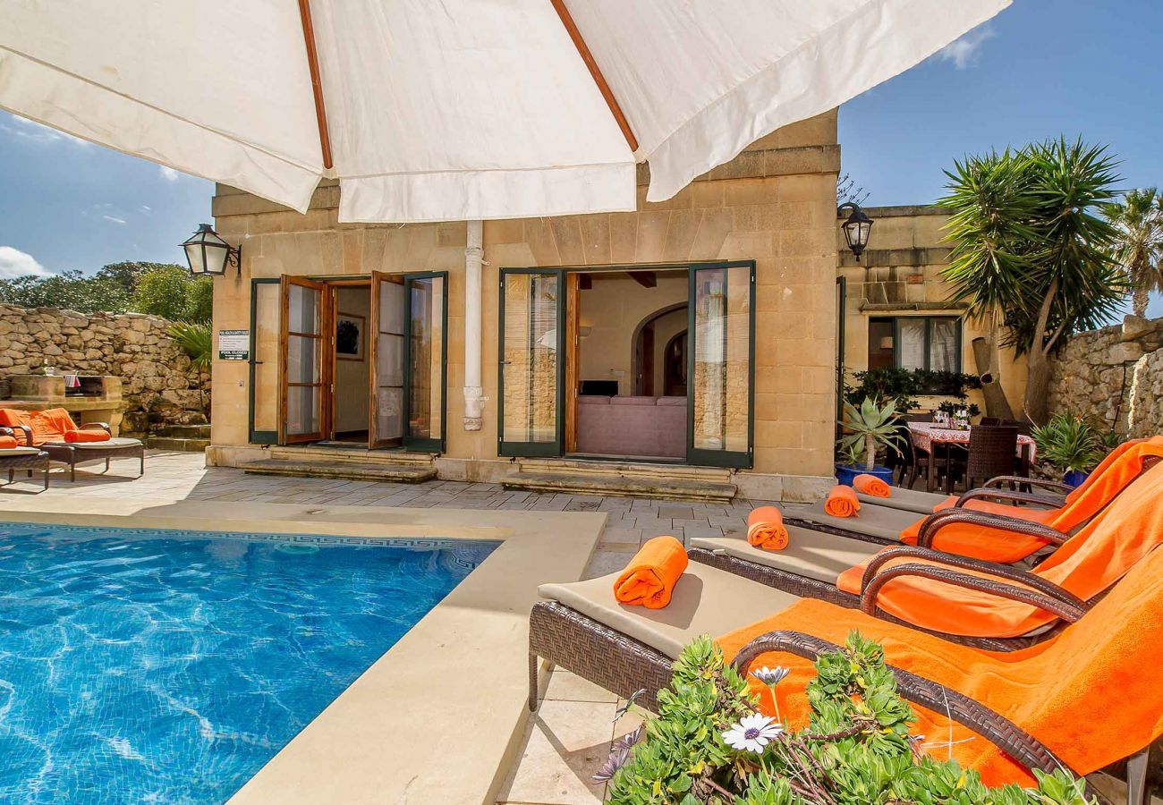 malta villa with pool