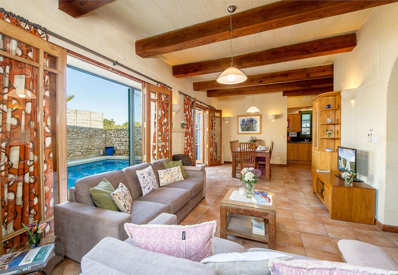 Country house in Ta' Sannat - Casetta Menzja Holiday Home