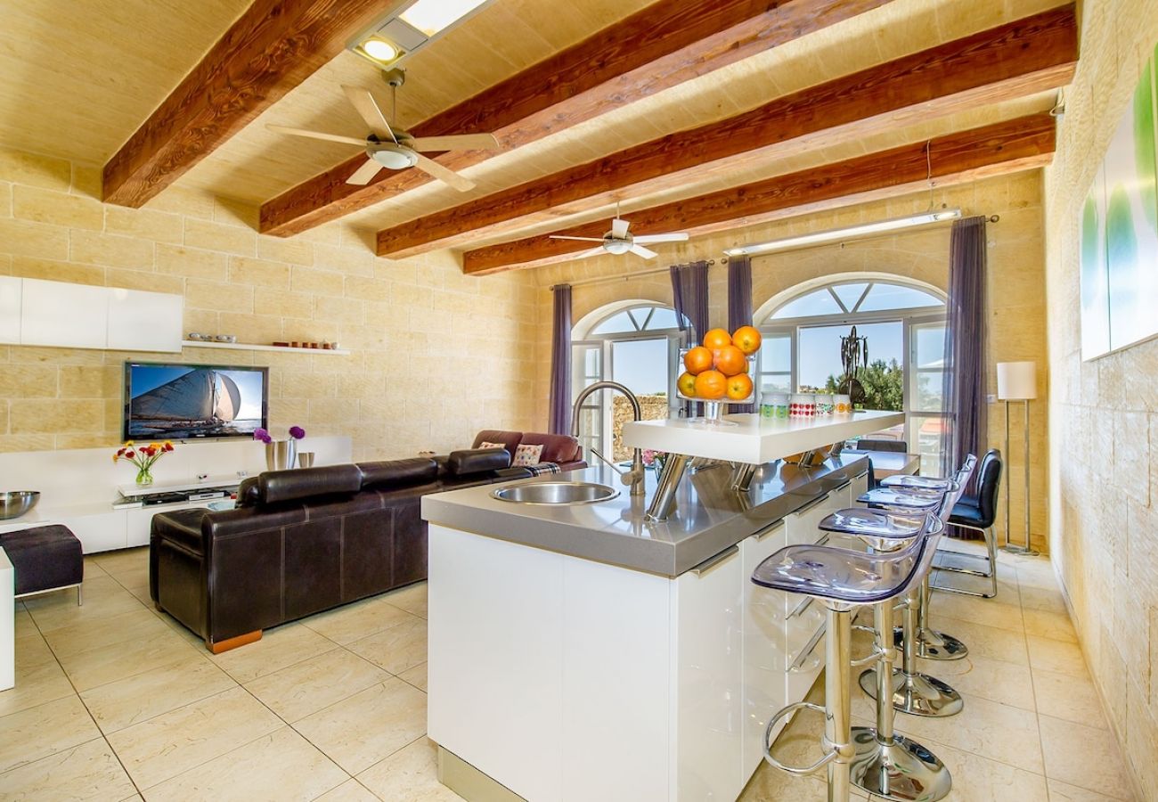 Country house in Qala - Hanini The Holiday Home