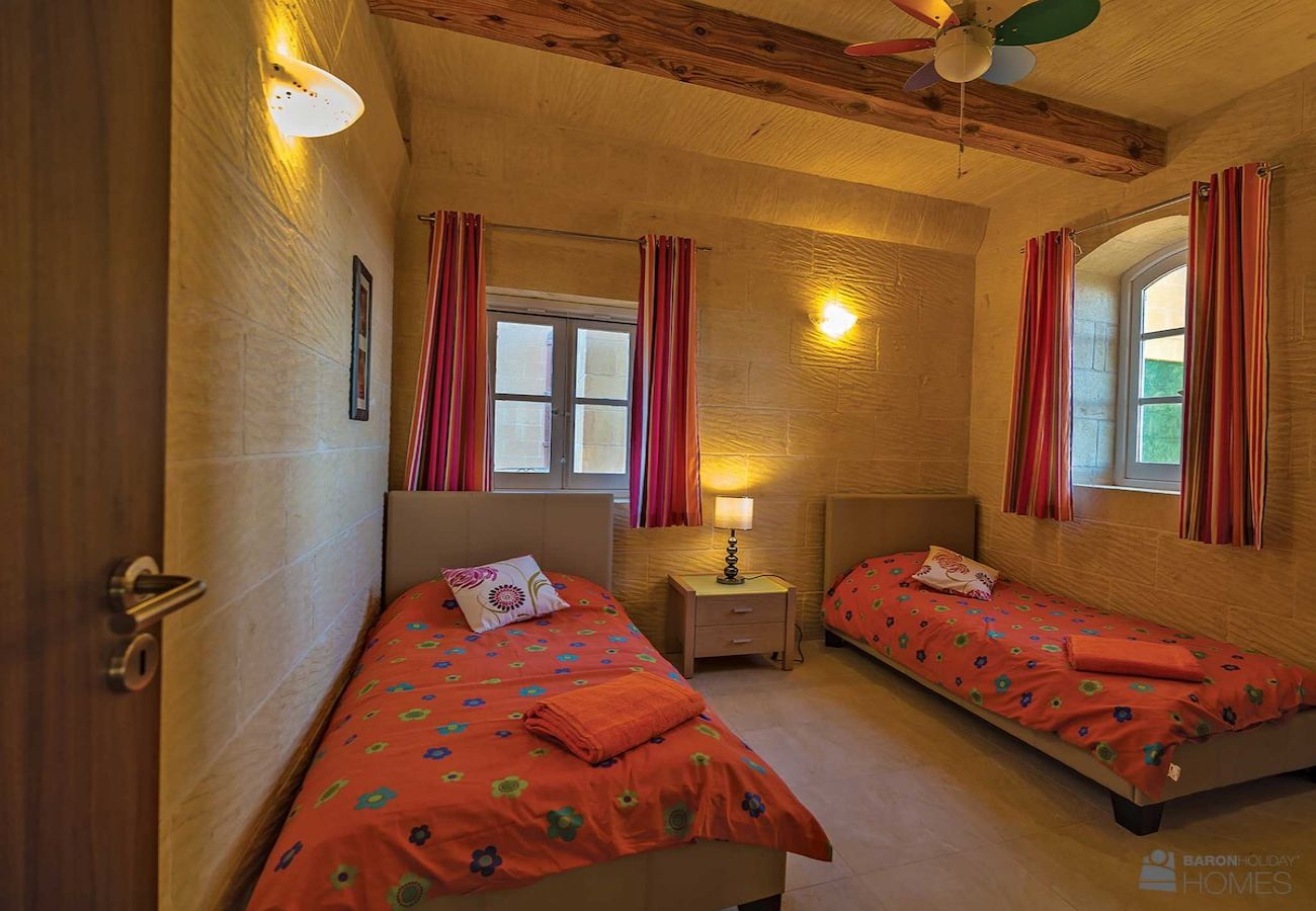 Country house in Qala - Hanini The Holiday Home