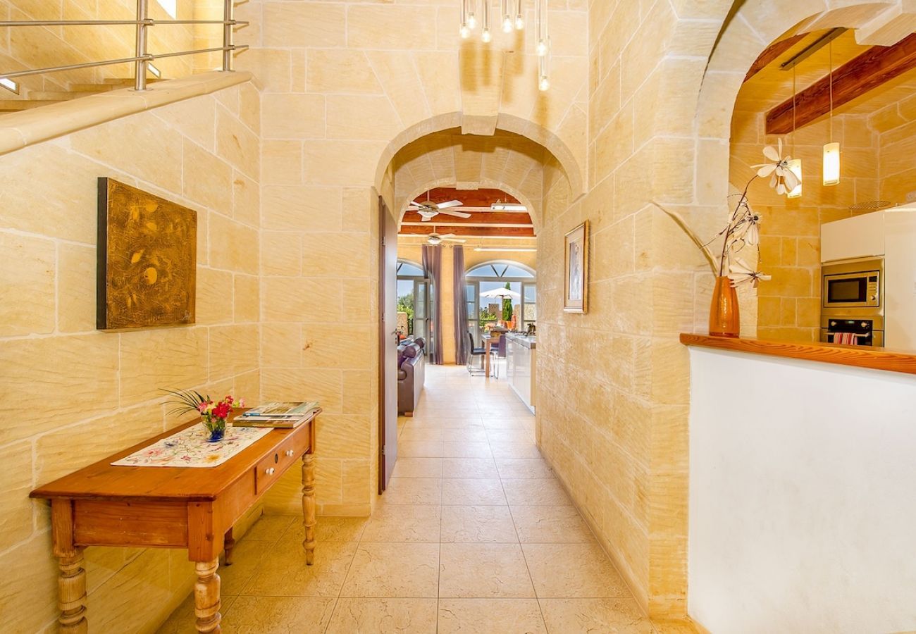 Country house in Qala - Hanini The Holiday Home