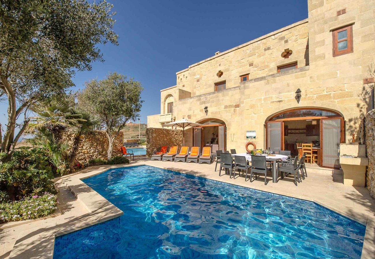 malta villa with pool