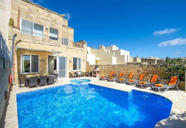 Country house in Ta' Kercem - Kampnar Holiday Home