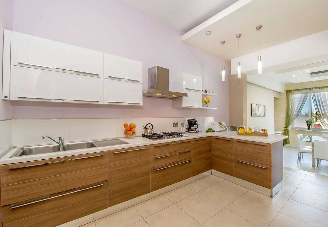 Country house in Ta' Kerċem - Kampnar Holiday Home