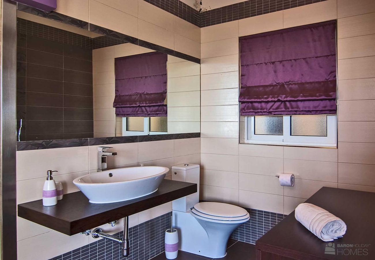 Country house in Ta' Kerċem - Kampnar Holiday Home