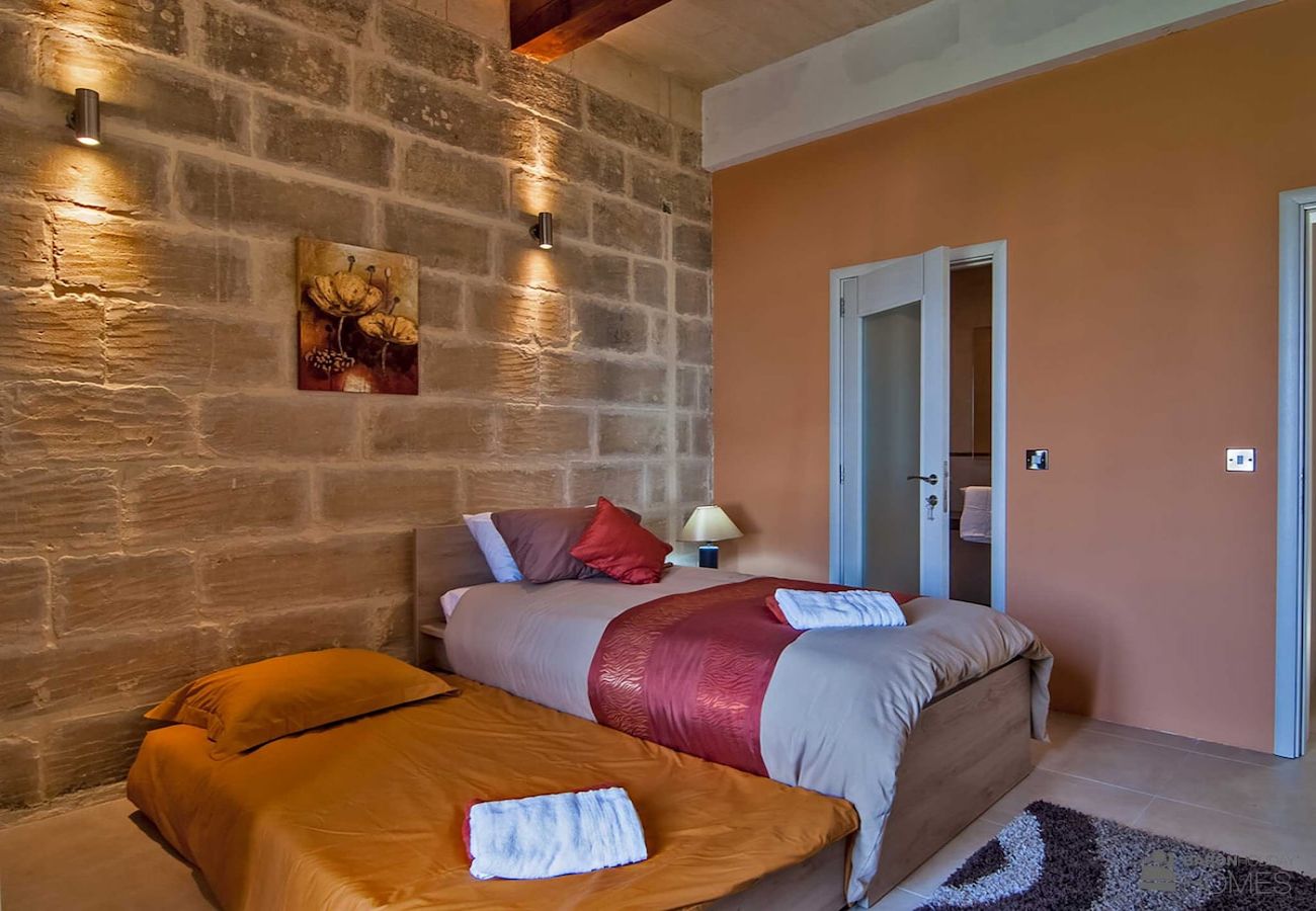 Country house in Ta' Kerċem - Kampnar Holiday Home