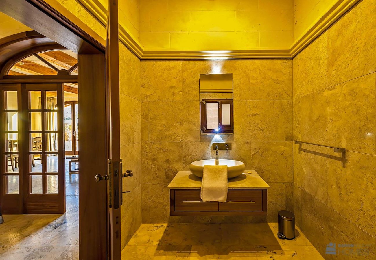 Country house in San Lawrenz - The Almonds Holiday Home