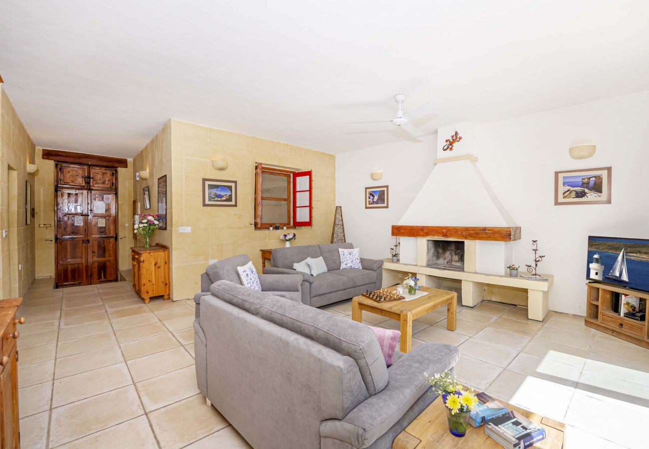 Country house in Ix-Xagħra - Razzett Luna Holiday Home