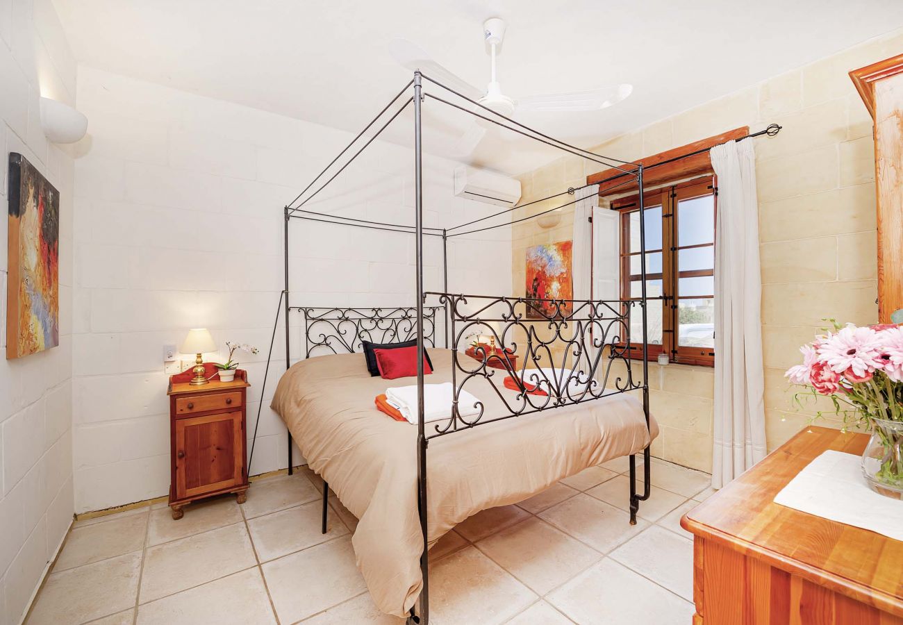 Country house in Ix-Xagħra - Razzett Luna Holiday Home