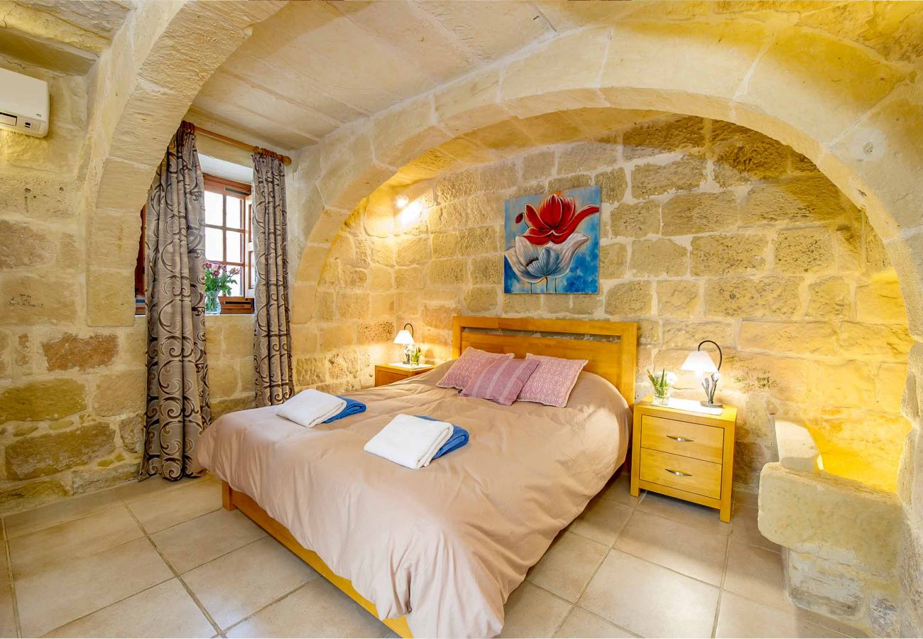 bedroom gozo farmhouse for rent