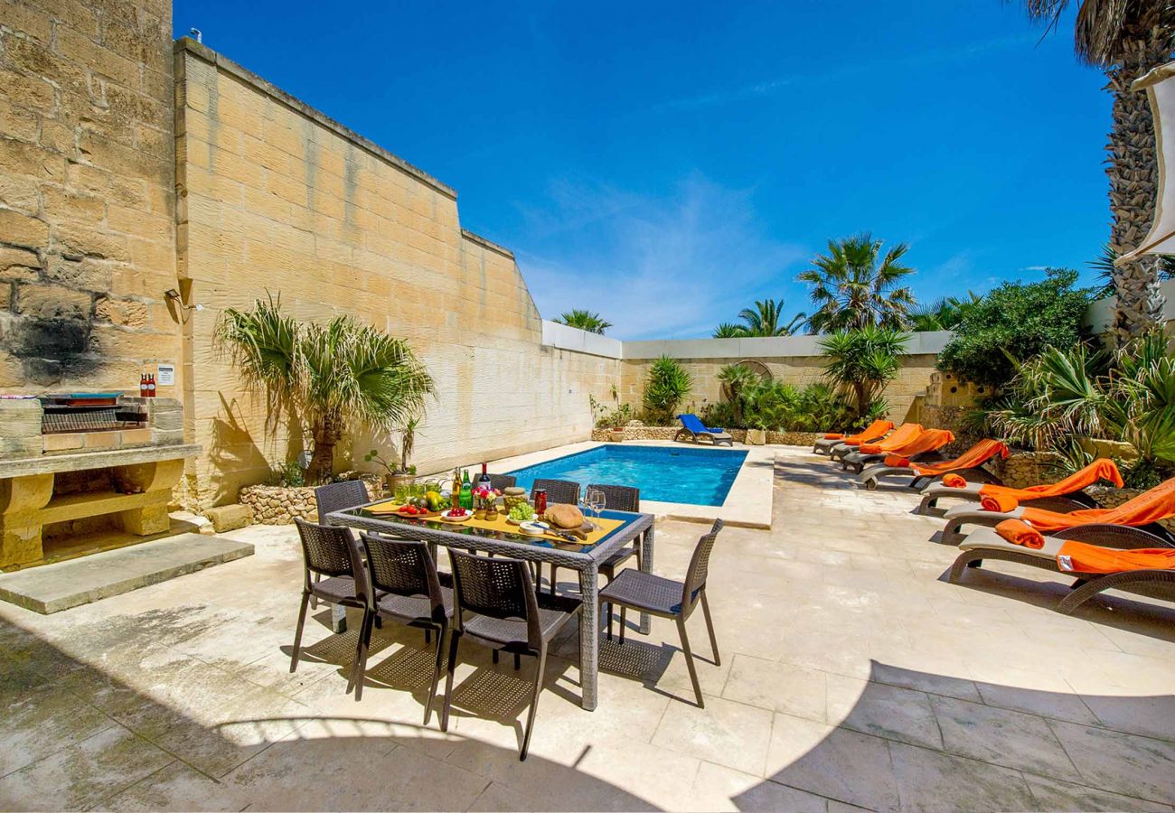 gozo farmhouses pool