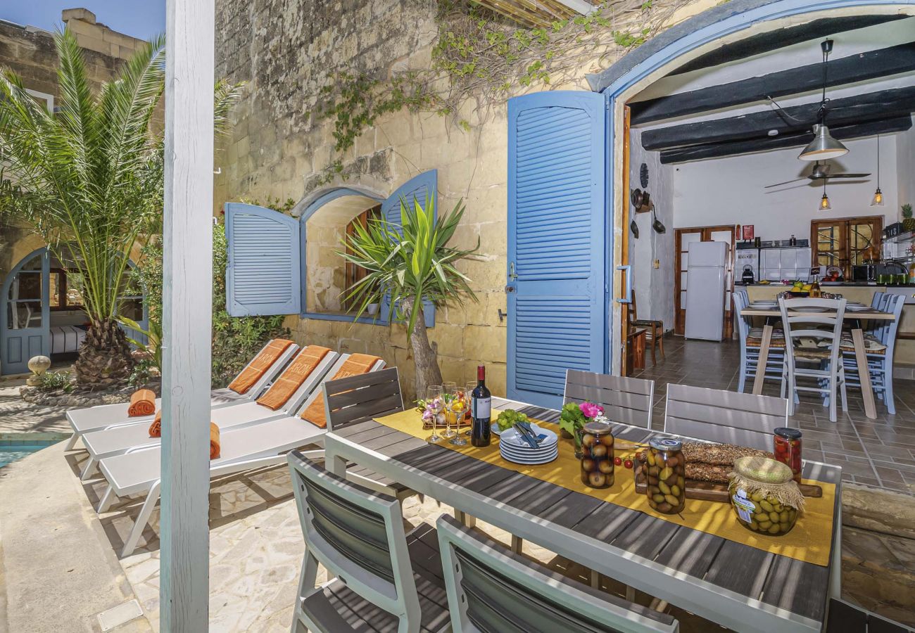 Country house in L-Għasri - Oleandra Holiday Home