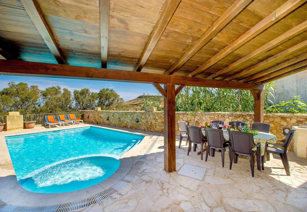 Country house in L-Għasri - Ta Gananz Holiday Home