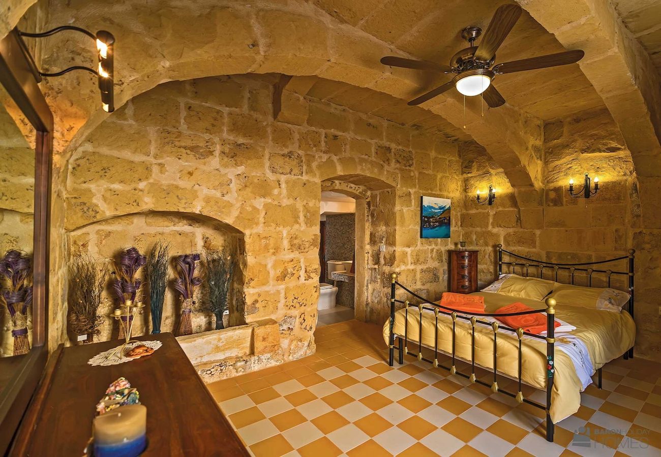 Country house in L-Għarb - Ta Majsi Holiday Home