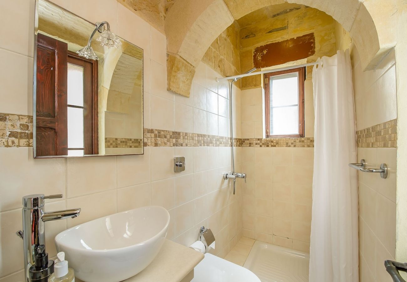 Country house in L-Għarb - Ta Majsi Holiday Home