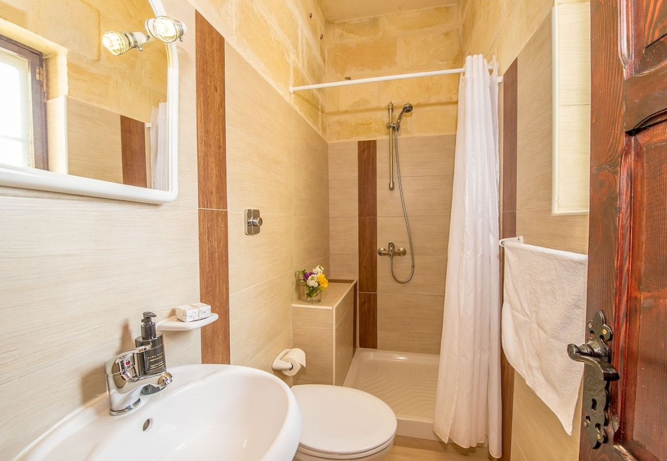 Country house in L-Għarb - Ta Majsi Holiday Home