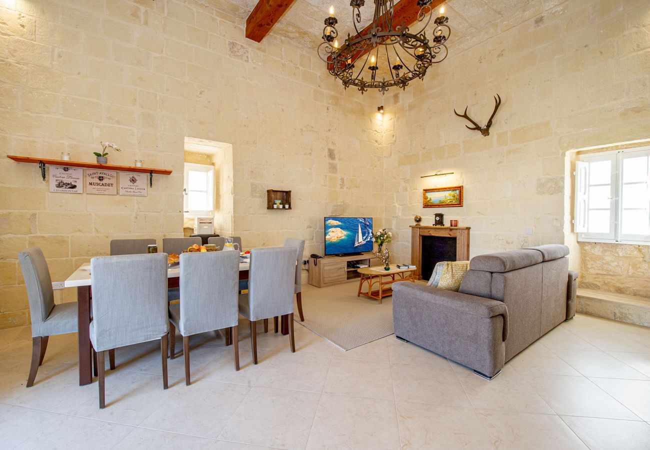 Country house in Ta' Kerċem - Dar It-Torri Holiday Home