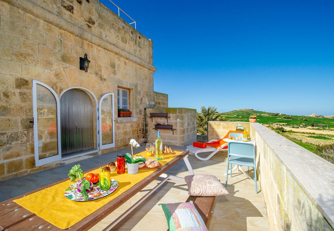 Country house in Ta' Kerċem - Dar It-Torri Holiday Home