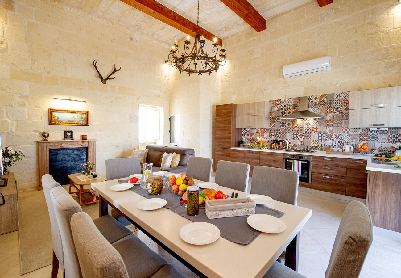 Country house in Ta' Kerċem - Dar It-Torri Holiday Home