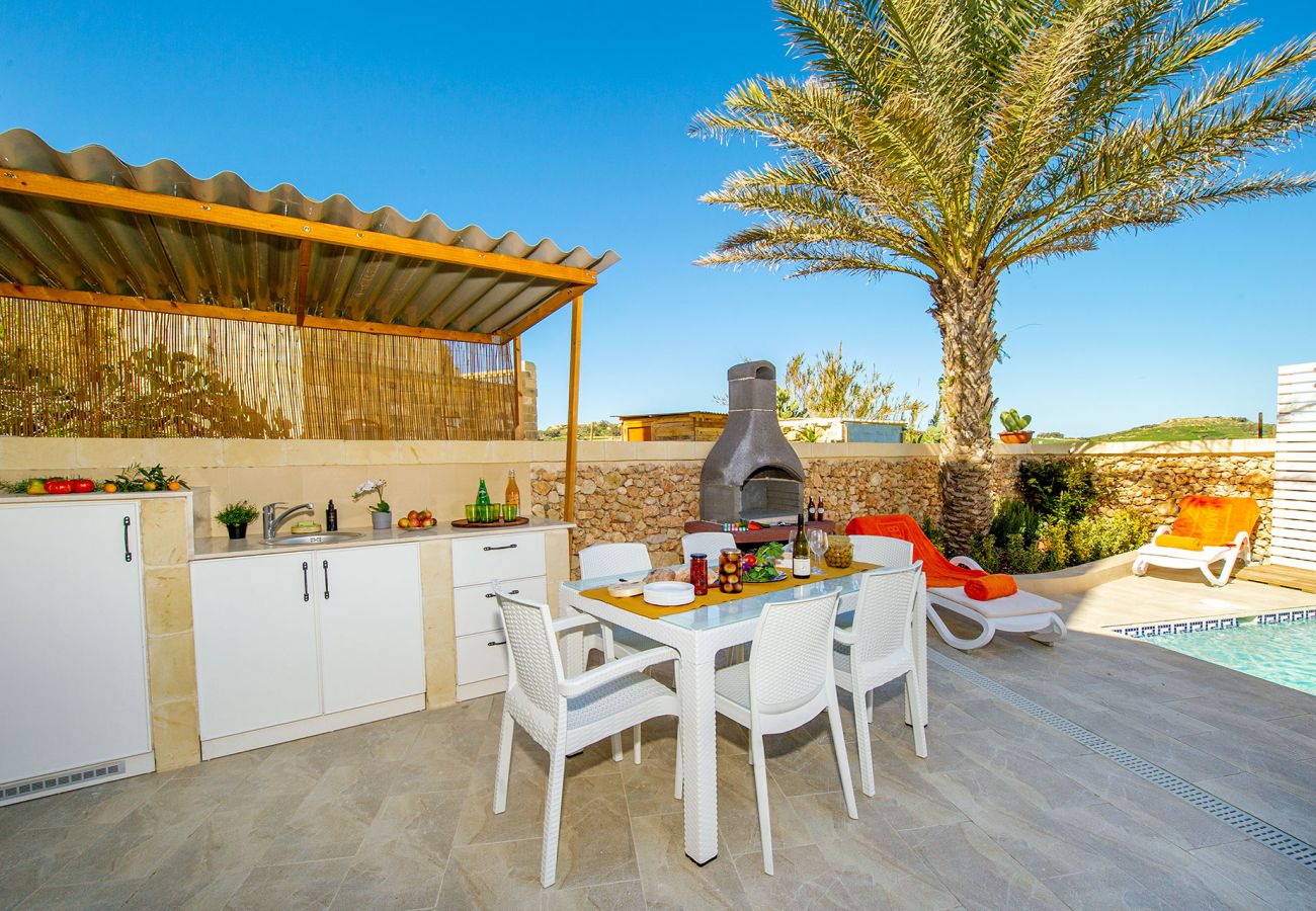 Country house in Ta' Kerċem - Dar It-Torri Holiday Home
