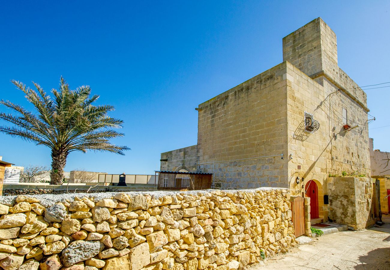 Country house in Ta' Kerċem - Dar It-Torri Holiday Home