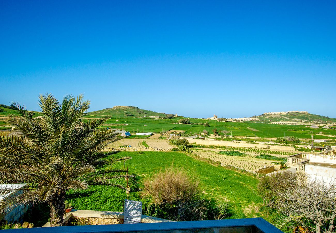 Country house in Ta' Kerċem - Dar It-Torri Holiday Home