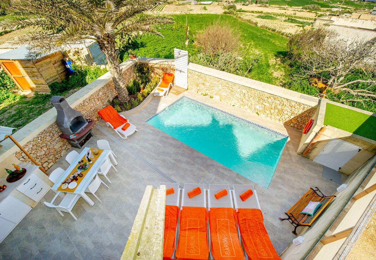 Country house in Ta' Kerċem - Dar It-Torri Holiday Home