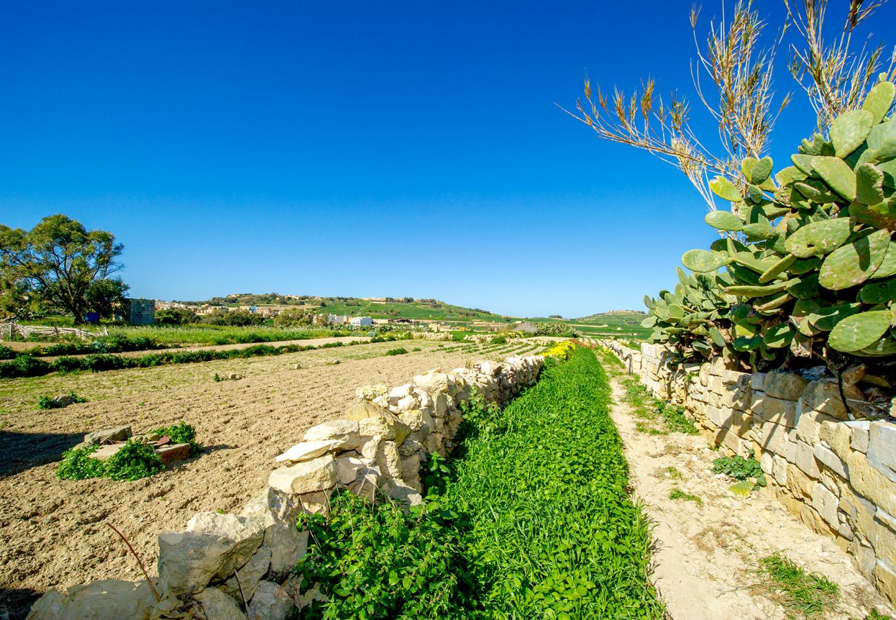 Country house in Ta' Kerċem - Dar It-Torri Holiday Home