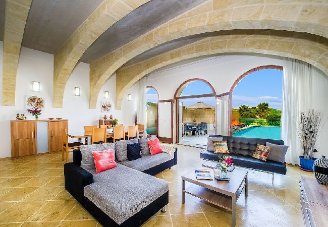 Country house in Ta' Kercem - The Arches Holiday Home