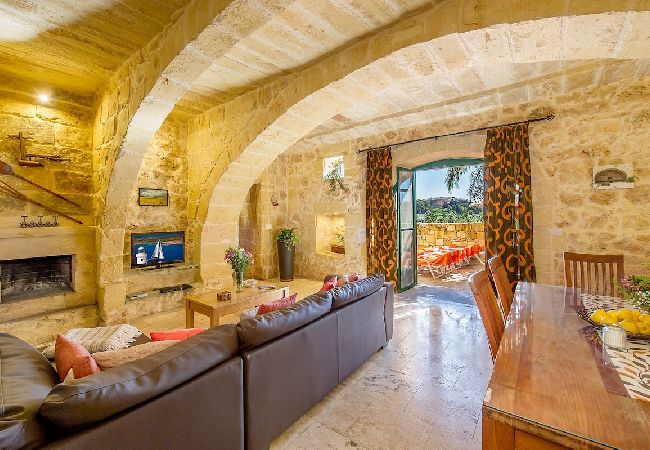 Country house in Ta' Kercem - Razzett Tuta Holiday Home