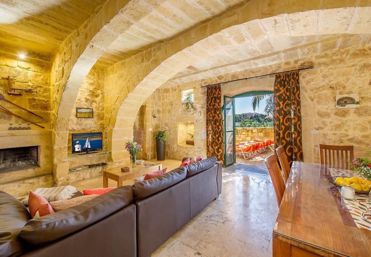 Country house in Ta' Kerċem - Razzett Tuta Holiday Home
