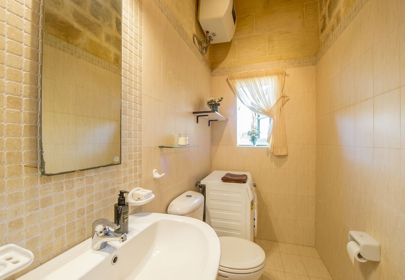 Country house in Ta' Kerċem - Razzett Tuta Holiday Home