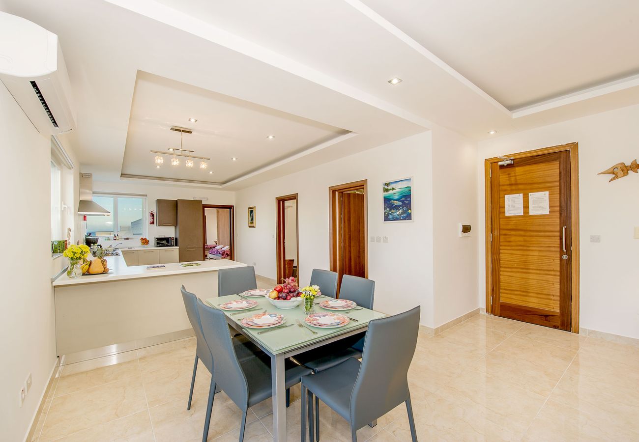 Apartment in Marsalforn - The Hillock Penthouse B17