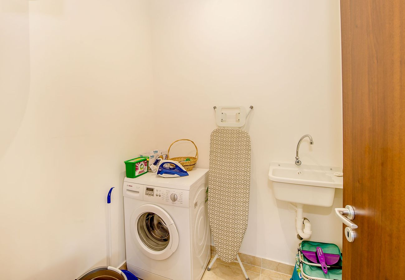 Apartment in Marsalforn - The Hillock Penthouse B17