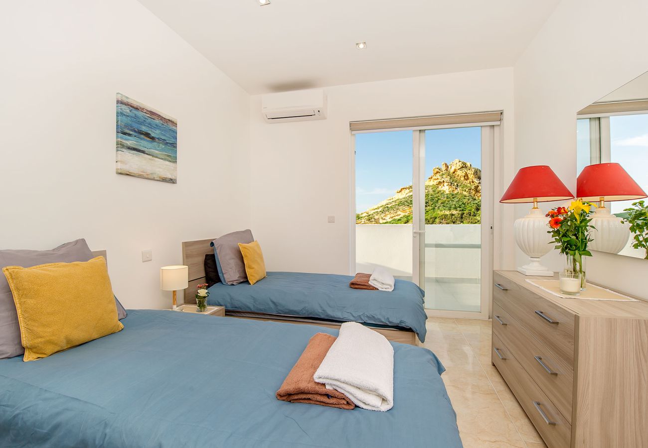 Apartment in Marsalforn - The Hillock Penthouse B17