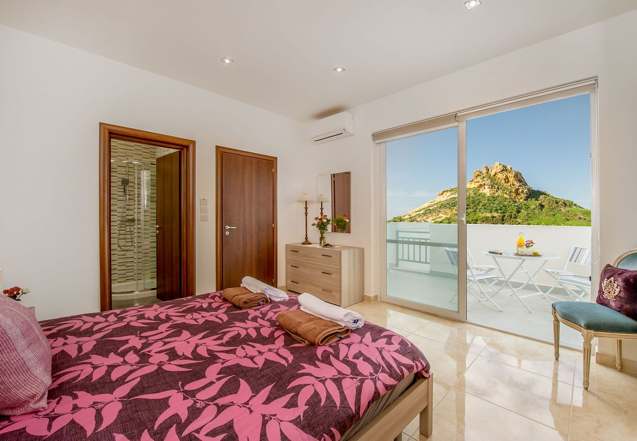 Apartment in Marsalforn - The Hillock Penthouse B17