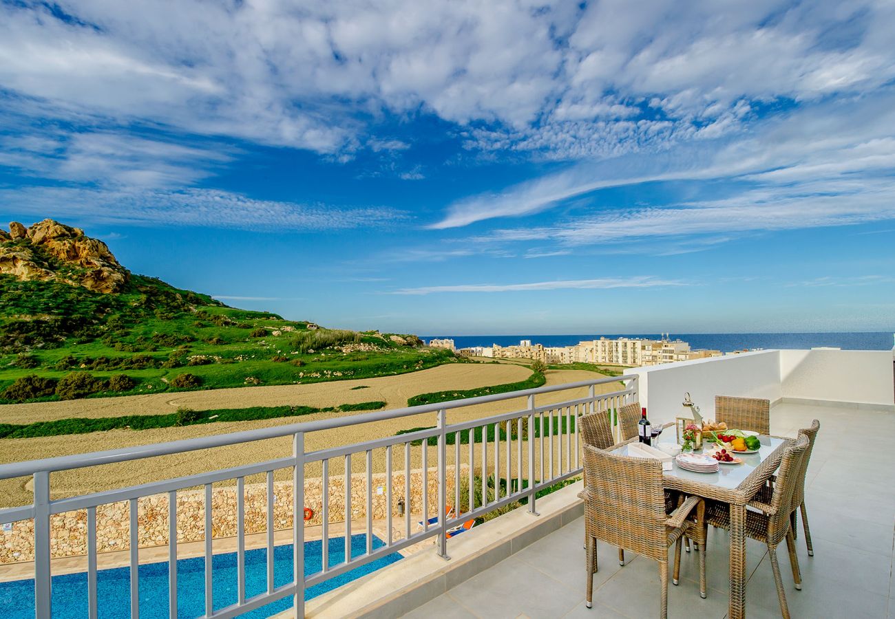 Apartment in Marsalforn - The Hillock Penthouse B17