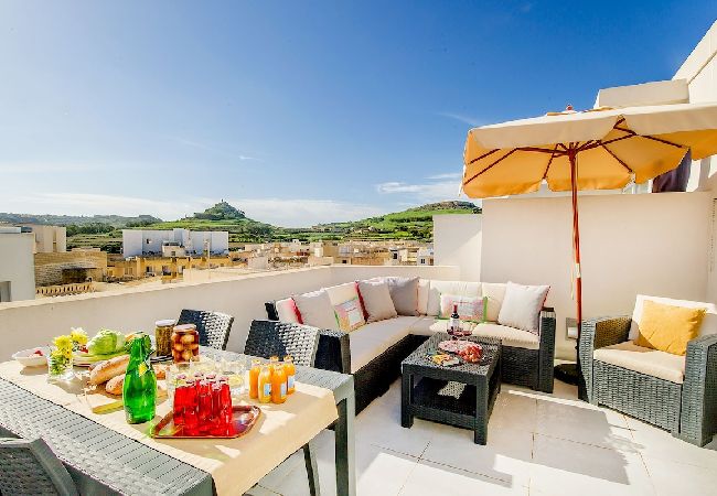 Apartment in Marsalforn - The Hillock Penthouse North C11