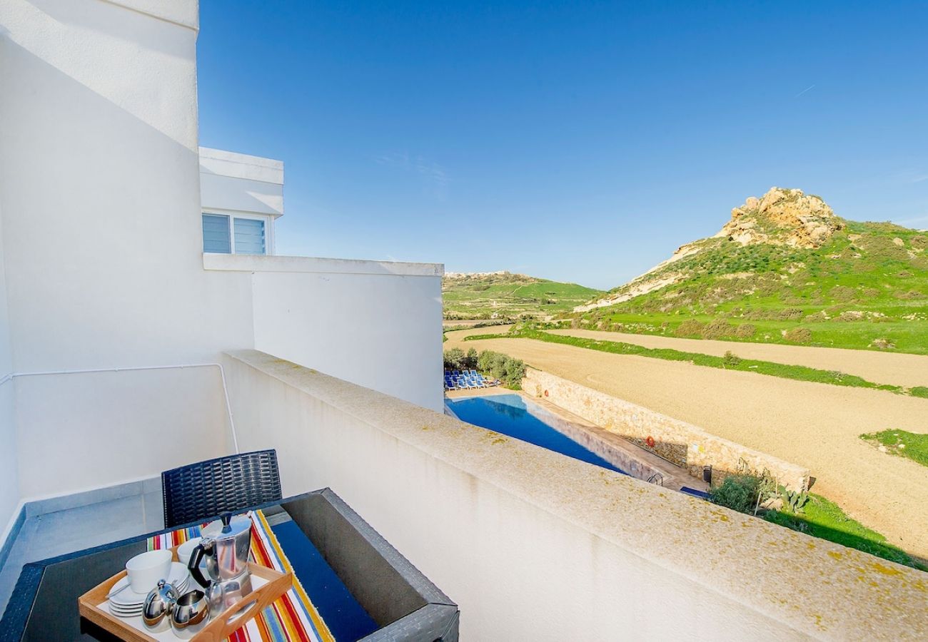 Apartment in Marsalforn - The Hillock Penthouse North C11