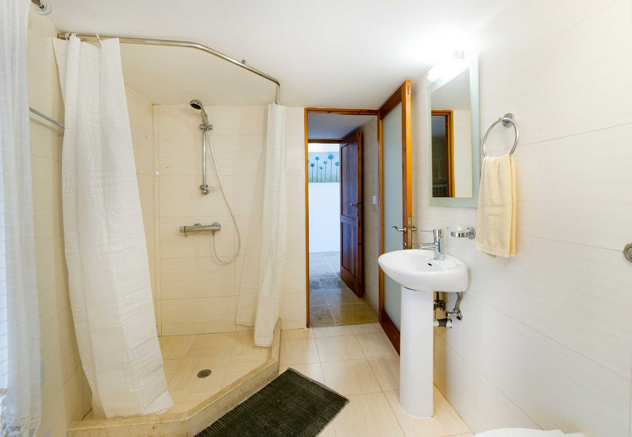 Country house in Ta' Kerċem - Four winds Holiday Home