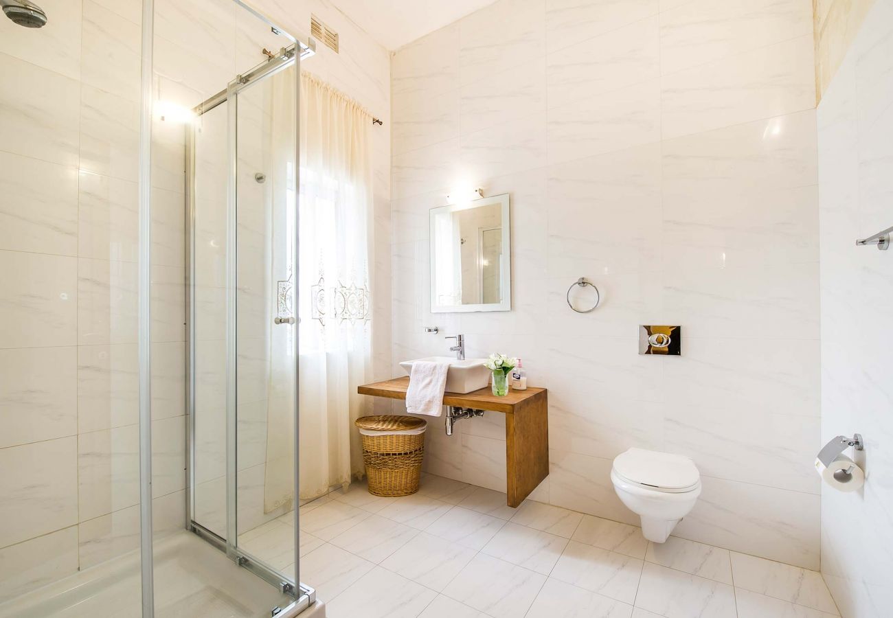 bathroom of gozo villa