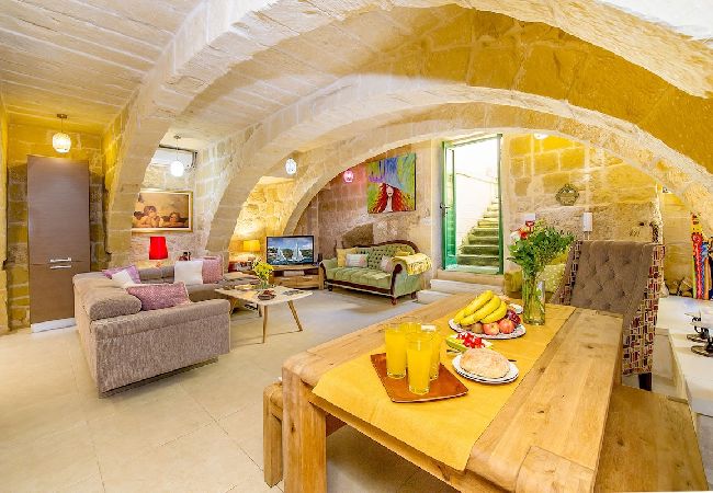 Country house in Ta' Kercem - The Valley Holiday Home