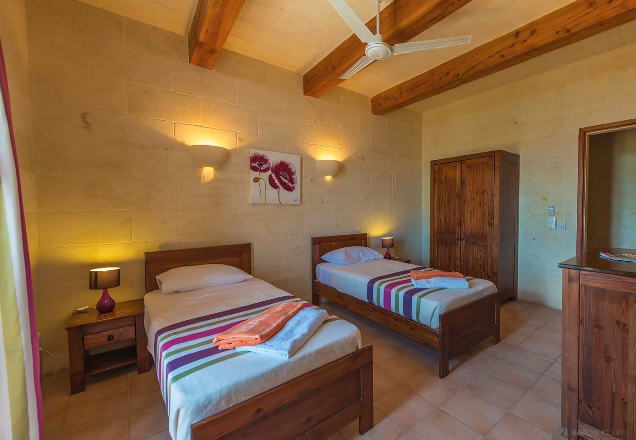 Country house in Ix-Xagħra - The Blue House Holiday Home