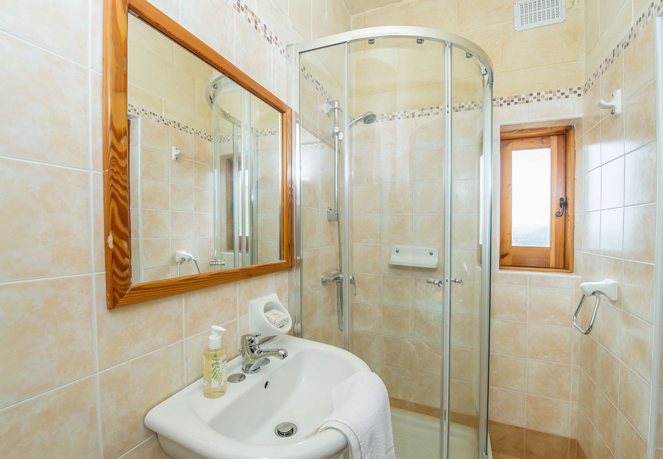 Country house in Ix-Xagħra - The Blue House Holiday Home