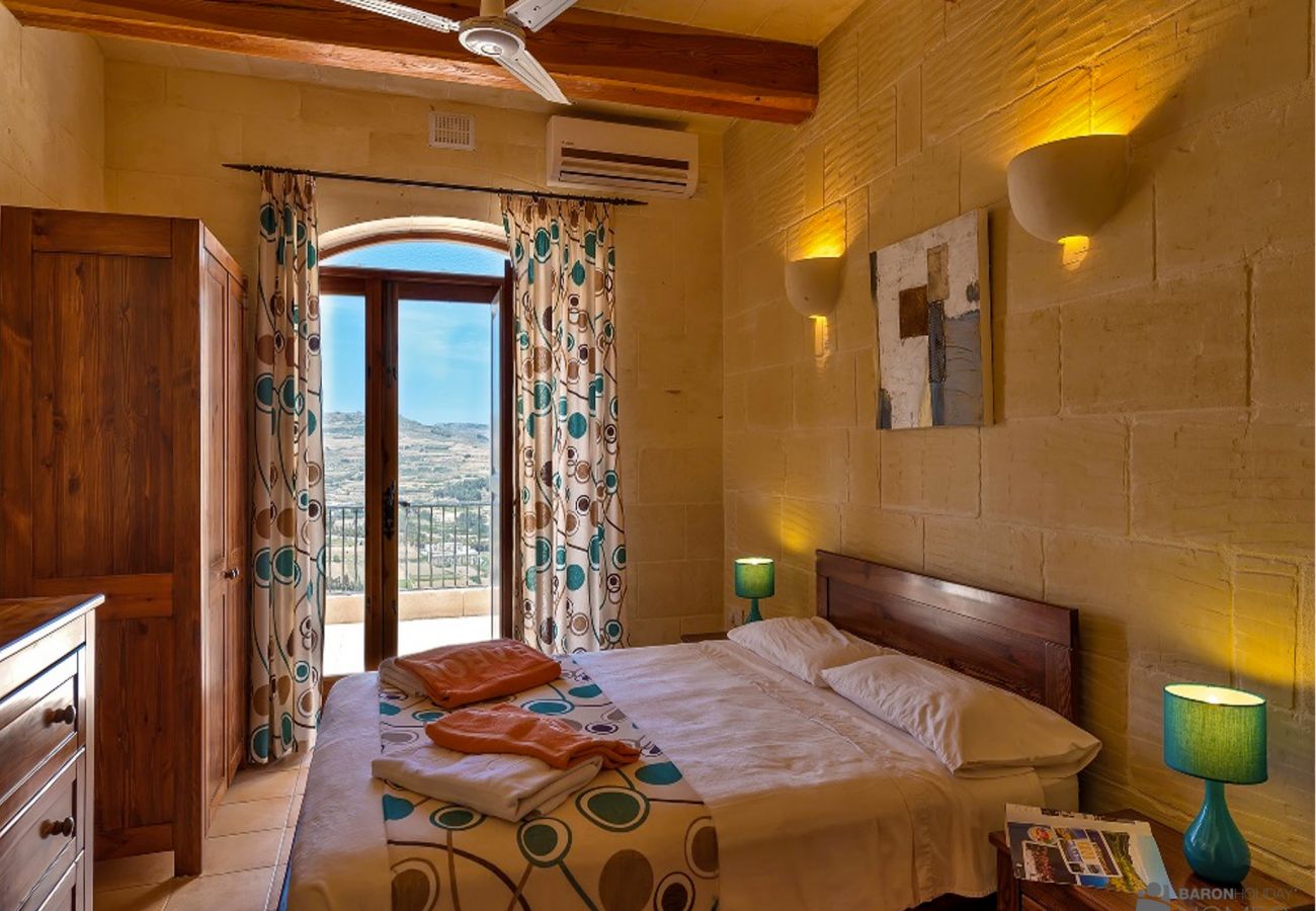 Country house in Ix-Xagħra - The Blue House Holiday Home