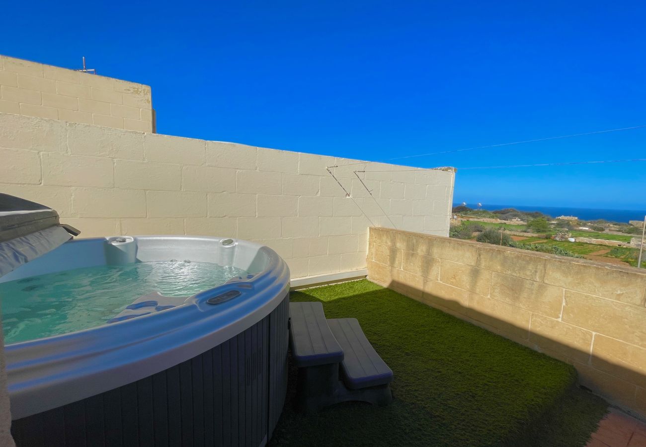 Country house in Ix-Xagħra - The Blue House Holiday Home