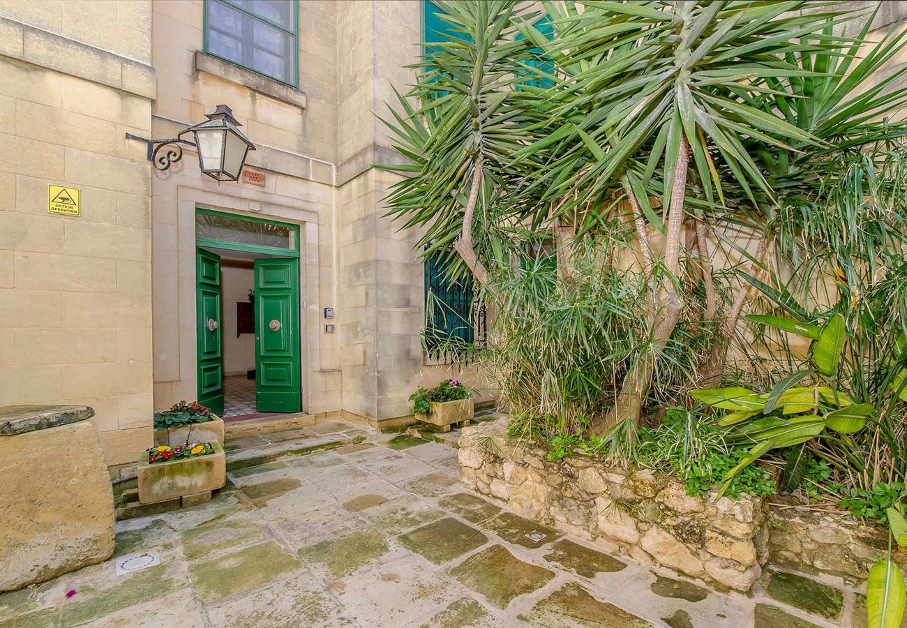 traditional gozo farmhouse