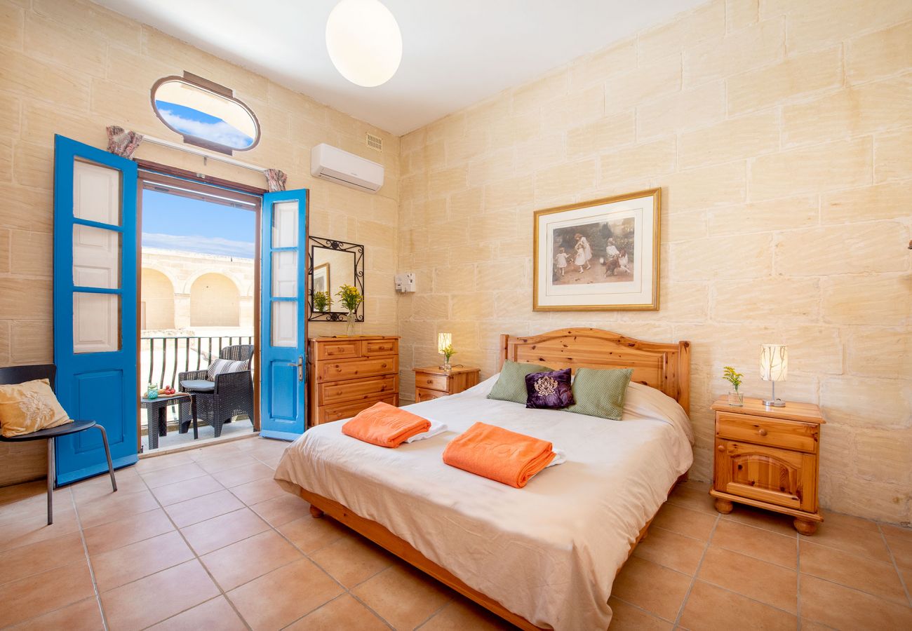 Country house in Iż-Żebbuġ - Ta Indri Holiday Home