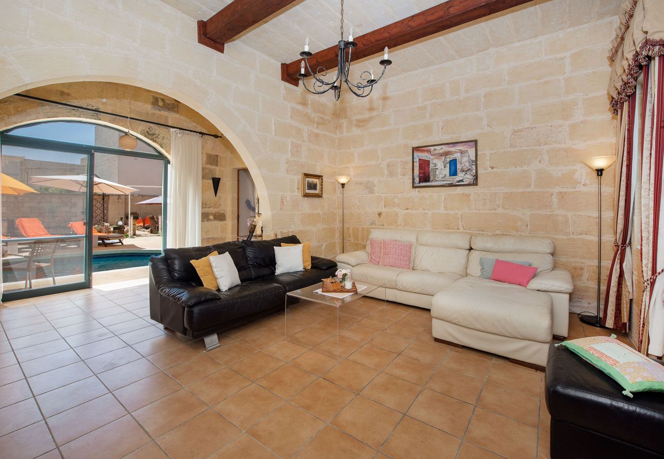 Country house in Iż-Żebbuġ - Ta Indri Holiday Home