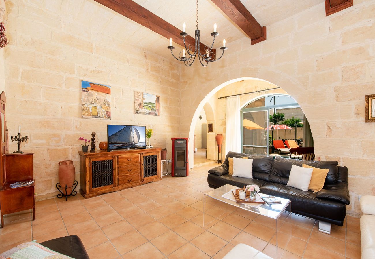 Country house in Iż-Żebbuġ - Ta Indri Holiday Home